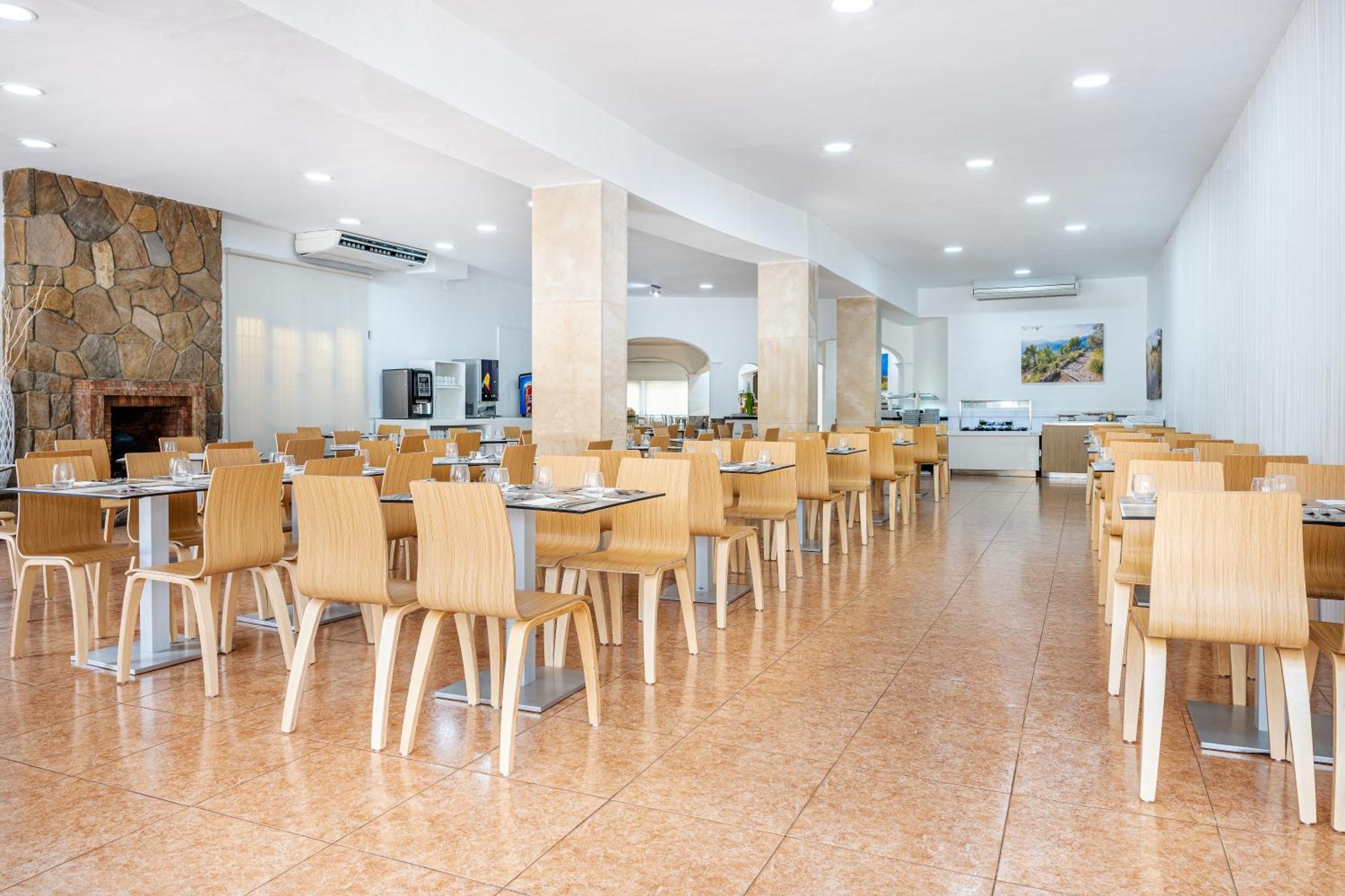 Globales Simar Hotel Cala de Sant Vicenc Exterior foto