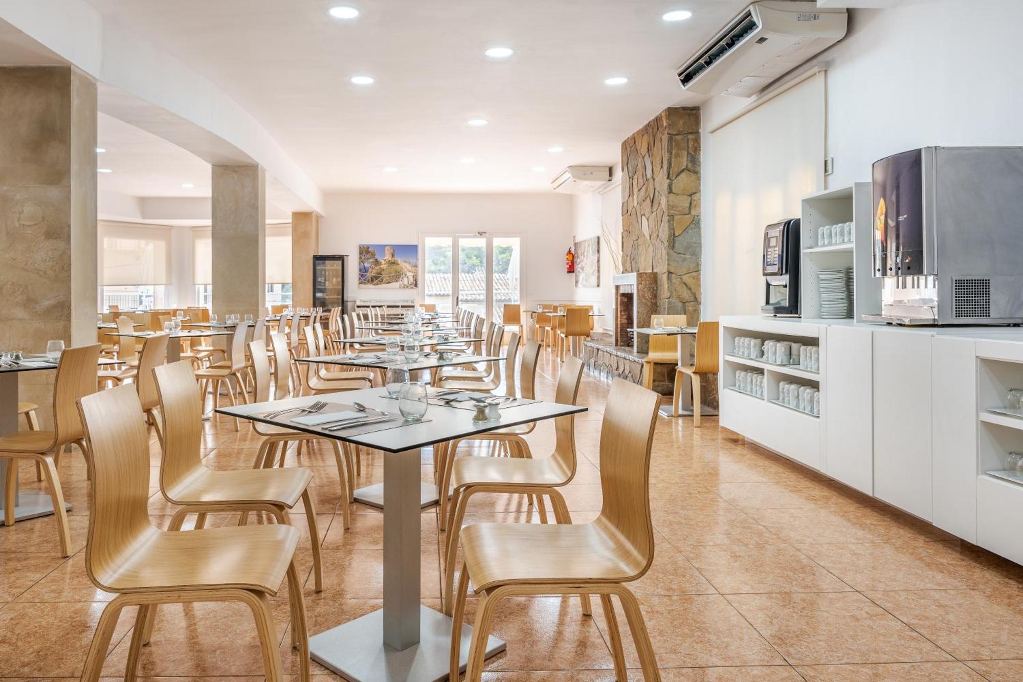 Globales Simar Hotel Cala de Sant Vicenc Exterior foto