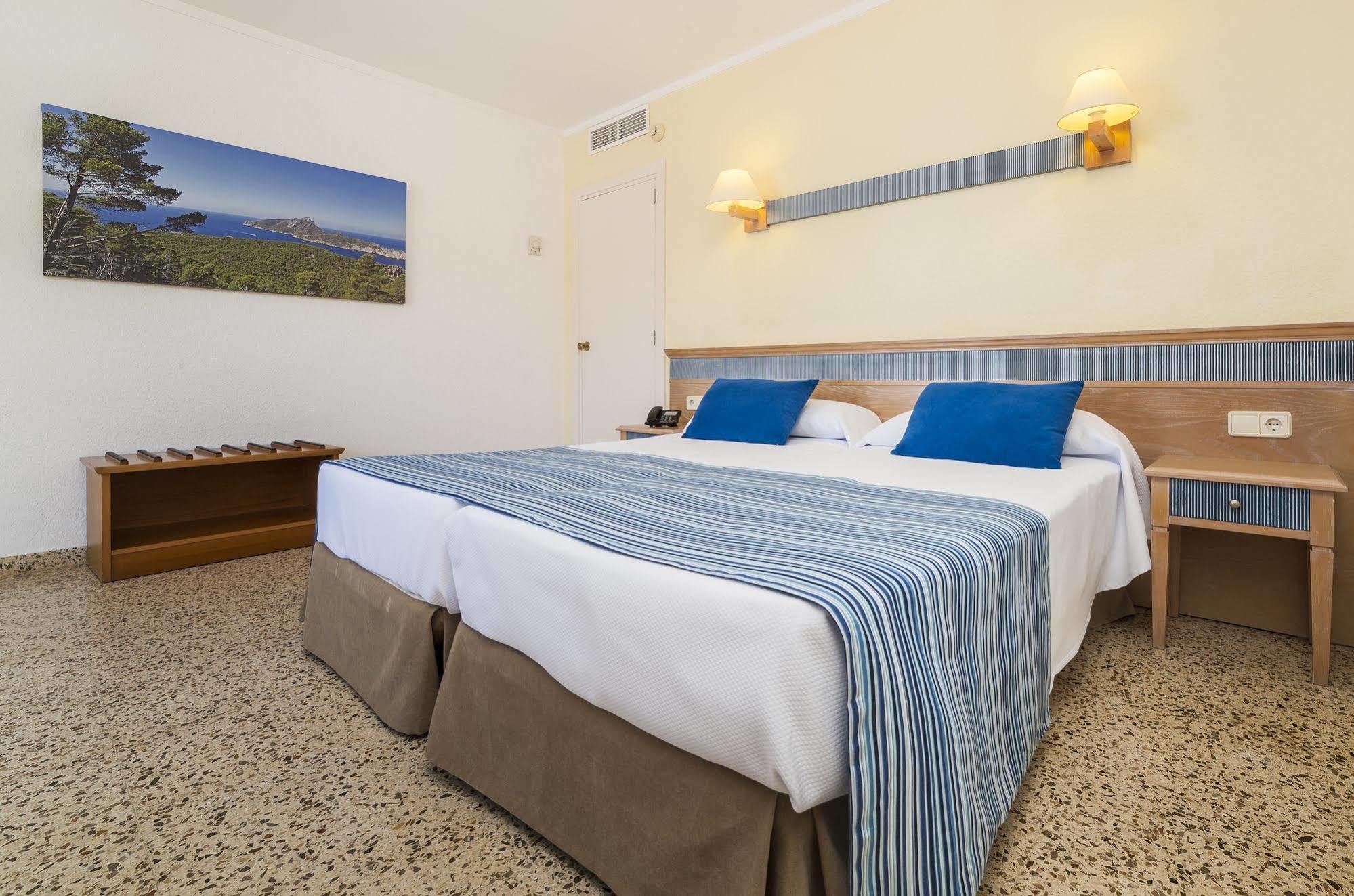 Globales Simar Hotel Cala de Sant Vicenc Exterior foto